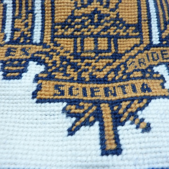 VINTAGE US NAVAL ACADEMY Pillow Cover 13x13 100% Wool Zip Closure - Picture 2 of 7